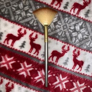 Small Fan Brush